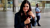 Raveena Tandon spotted at Airport; Watch Video | FilmiBeat