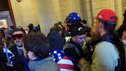 Trump condena la violencia y admite por primera vez su derrota