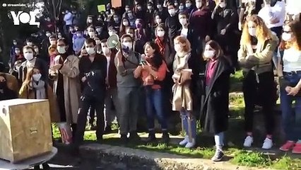 Boğaziçi öğrencileri seçim sandığı kurdu