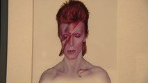 Fans de David Bowie le recuerdan en el que hubiera sido su 74 cumpleaños