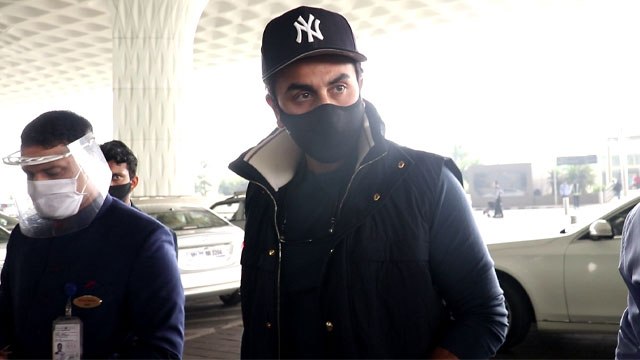 Ranbir Kapoor spotted at Airport with Girlfriend Alia Bhatt |FilmiBeat