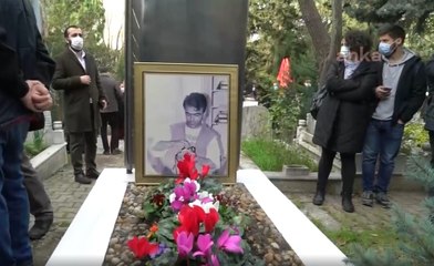 Metin Göktepe mezarı başında anıldı