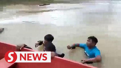 SMART members rescue three screaming teens in Pasir Mas