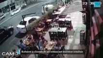 Robaron a clientes de un restaurant mientras cenaban
