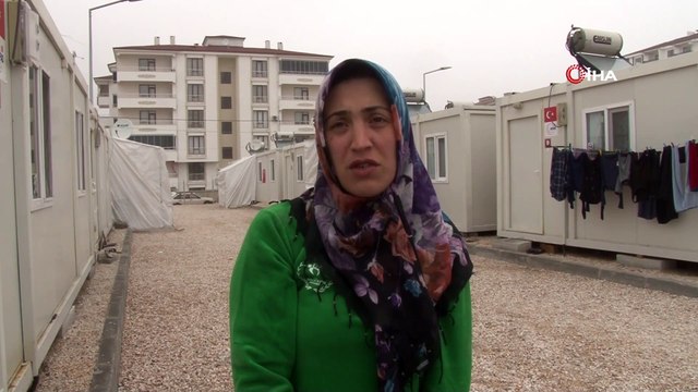 Elazığlı depremzedeler: 'Ekmeği, suyu, elektriği veriyorlar, biz daha devletten ne isteyelim'