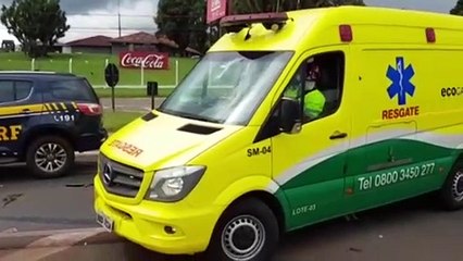 Três caminhões se envolvem em acidente na BR-277, no Trevo da Portal e deixa pista bloqueada