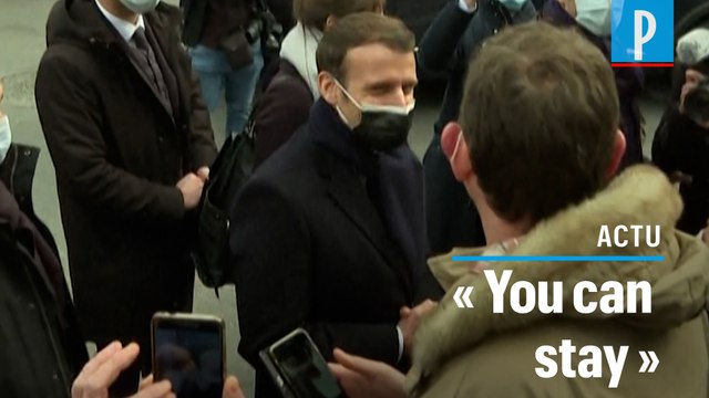 «Bienvenue, vous pouvez rester», quand Macron plaisante avec un Anglais présent à Jarnac