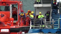 Concluye el desembarco de los 59 pasajeros del ferry encallado en Agaete