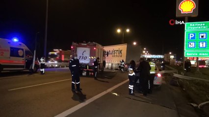 Kocaeli’de otomobil ile çarpışan tır TEM Otoyolu’nu trafiğe kapattı