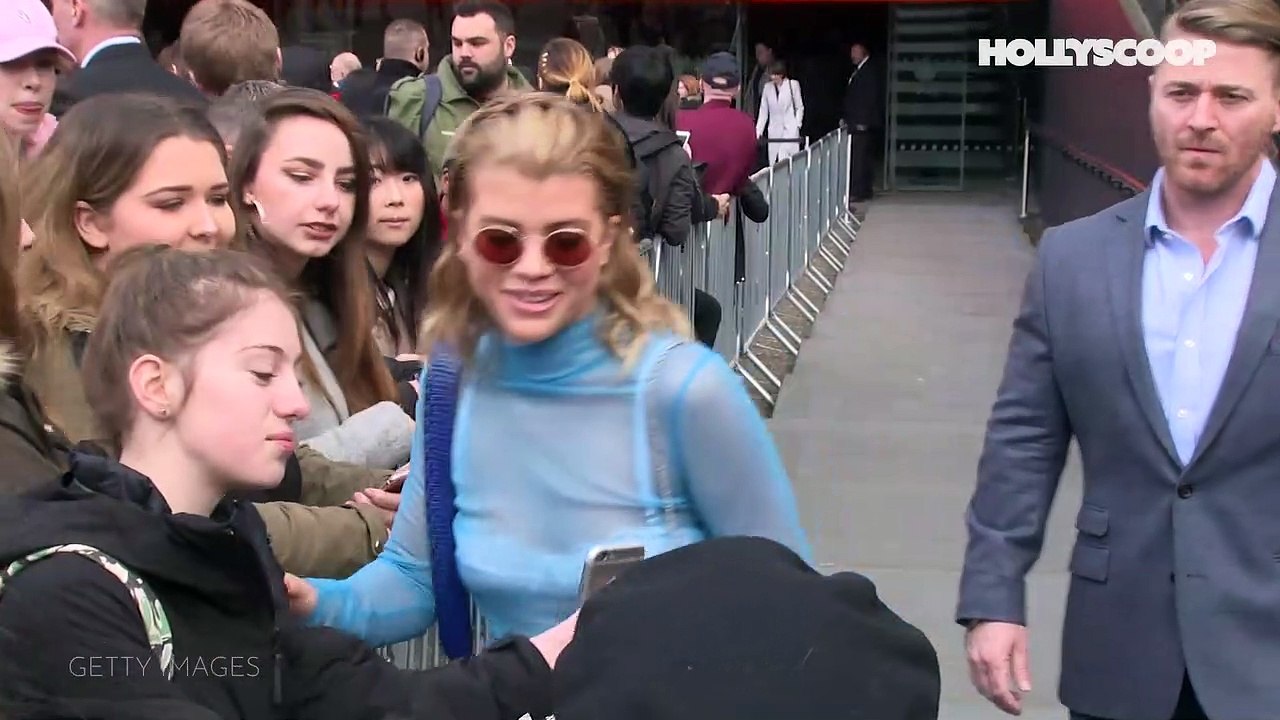 Sofia Richie & Scott Disick Still ‘Hooking Up’ After Split