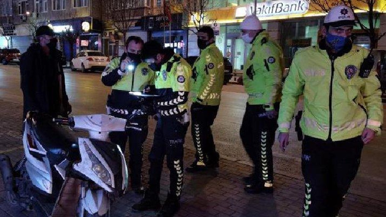 Cezaevi firarisi, kısıtlamada ekmek almaya giderken yakalandı