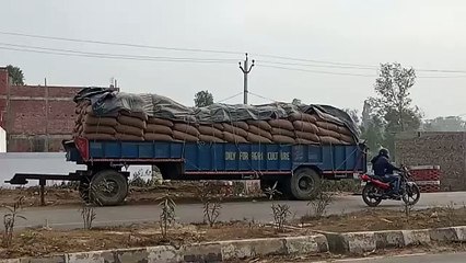 ओवरलोड आठ ट्रक सीज होने की कार्रवाई की गई