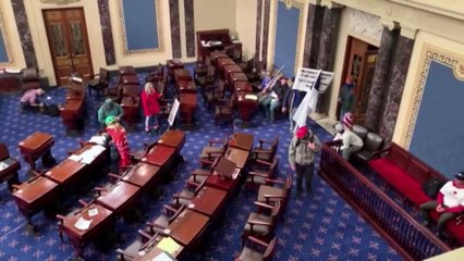 Το Twitter ανέστειλε μόνιμα τον λογαριασμό του Ντόναλντ Τραμπ