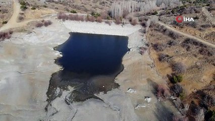 Kar eksik olmayan tepedeki gölet kurudu