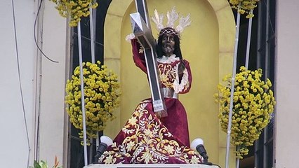 Thousands flock to Philippine church for miracle from Catholic icon