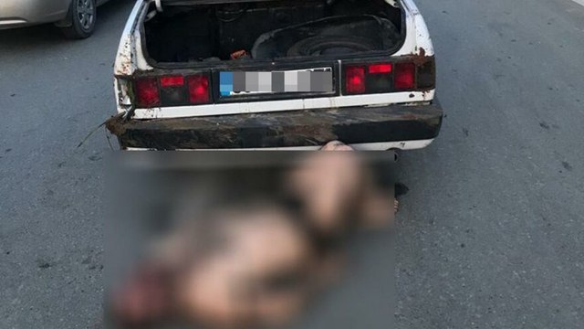 Bagajdan çıkartıp sokak ortasına atarken polise yakalandılar