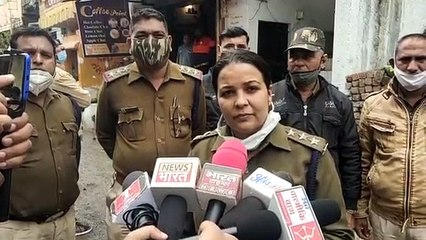 मां पुत्र द्वारा बनाए गए अवैध निर्माण को जिला पुलिस बल और नगर निगम ने किया जमींदोज़