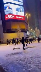 Vidéo de batailles de boules de neige à Madrid où l'Espagne enregistre des records de chute de neige