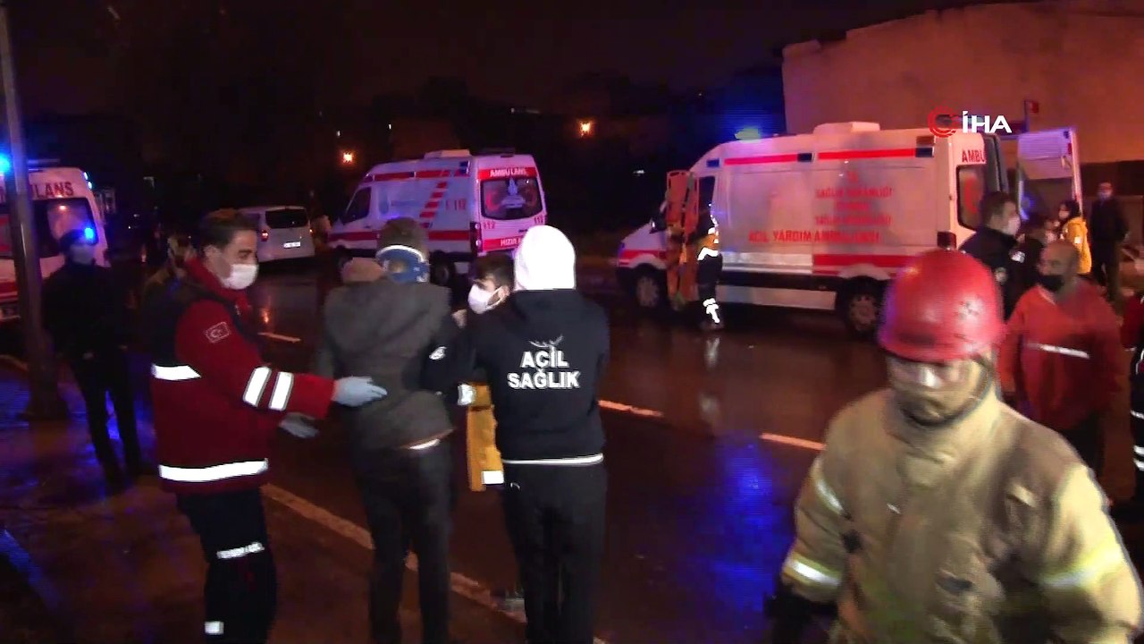 Yağış nedeniyle kayganlaşan yolda kontrolden çıkan otomobil şarampole yuvarlandı