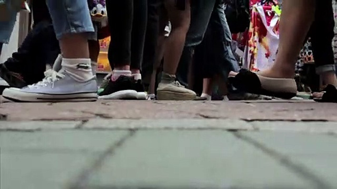 coup de pompe : humour absurde