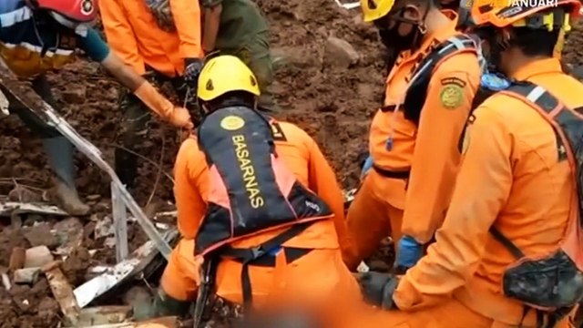 Korban Tewas Akibat Longsor di Sumedang Bertambah Jadi 14 Orang