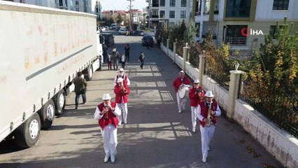 Sokağa çıkma kısıtlamasında Aksaray’da bando konseri