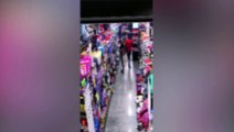 Furto em supermercado: Câmera flagra mulher escondendo objetos em bolsa
