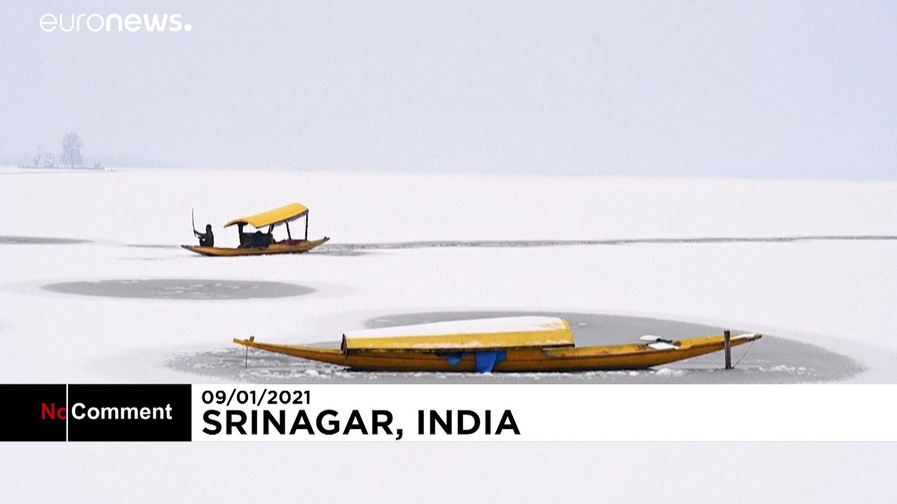 Dal-See in Indien zugefroren