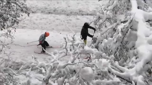 La nieve convierte Madrid en una estación de esquí