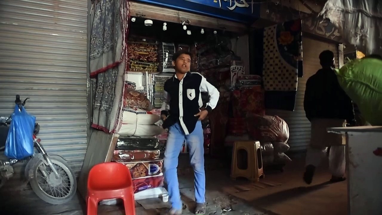 Market plunged into darkness as Pakistan hit by nationwide power cut