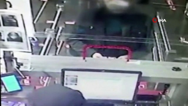 İş adamının oğlunu öldüren cinayet zanlısı eski polis, yurt dışına çıkmaya çalışırken yakalandı