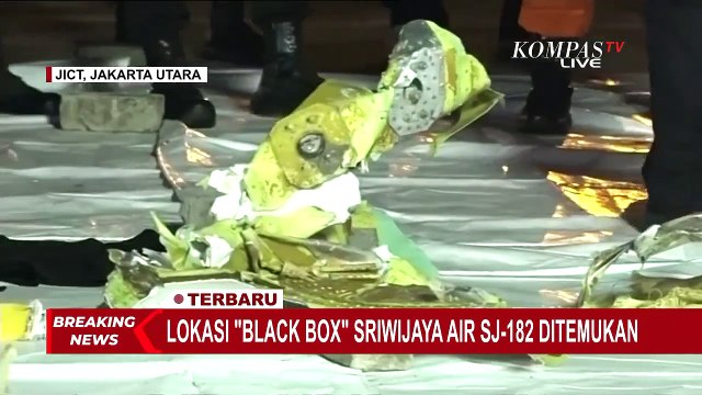Penampakan Serpihan Pesawat dan Baju Penumpang Sriwijaya Air SJ-182