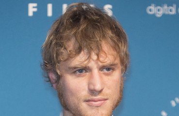 Johnny Flynn says fans don't want to hear him sing in ‘Stardust’