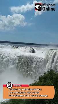 Cientos de turistas visitan las Cataratas, que lucen espléndidas este fin de semana