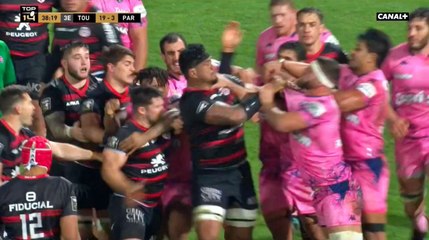 Grosse tension entre les toulousains et les parisiens après une mêlée
