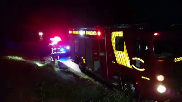 Casal e criança ficam feridos em capotamento de automóvel na BR-467, em Cascavel