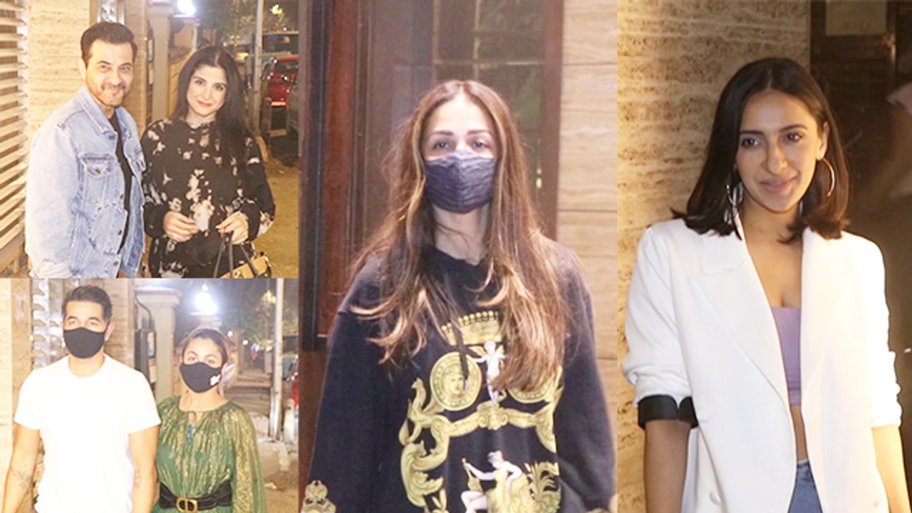 Maheep Kapoor Alongside Her Hubby Sanjay Kapoor Gets Papped At Bunty Sajdeh’s House