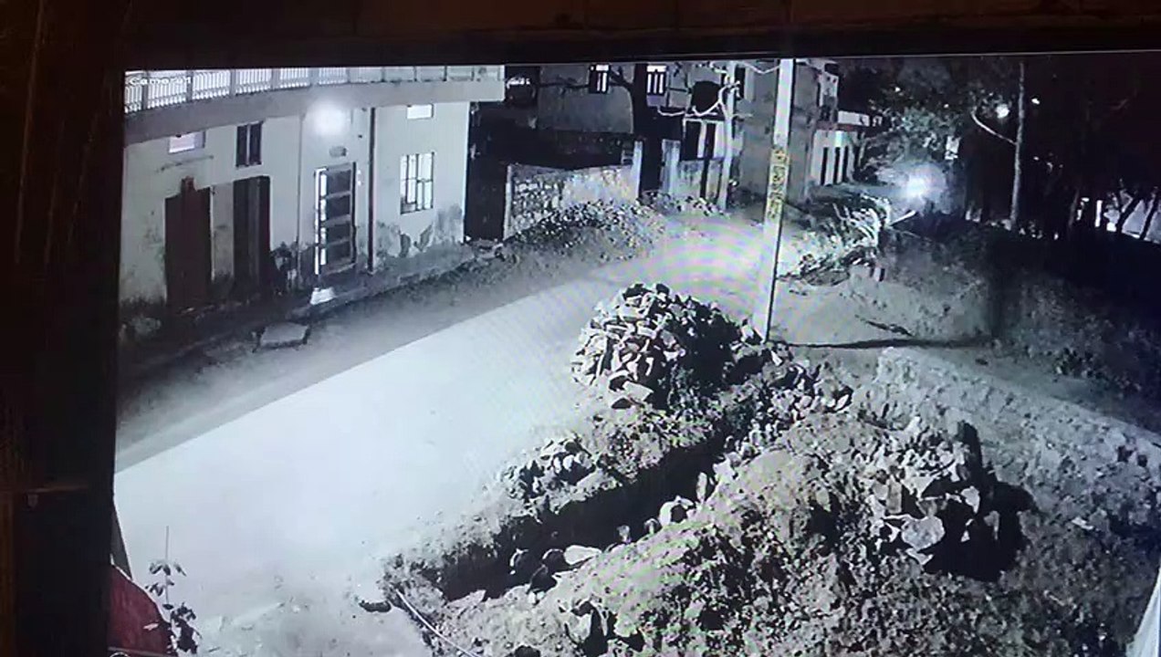 फिर पैंथर ने दी दस्तक,सीसीटीवी कैमरे में कैद हु...