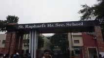 सेंट रैफल्स स्कूल पहुंचे पालक, फीस कम करने की मांग