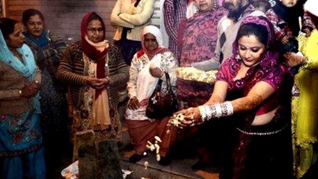 Lohri 2021: लोहड़ी पूजा मंत्र | Lohri Puja Mantra | Lohri Pujan Mantra | Boldsky