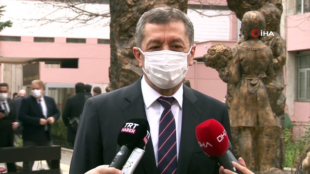 Tüm Yurt tek nefes oldu, İstiklal Marşı'nı okudu