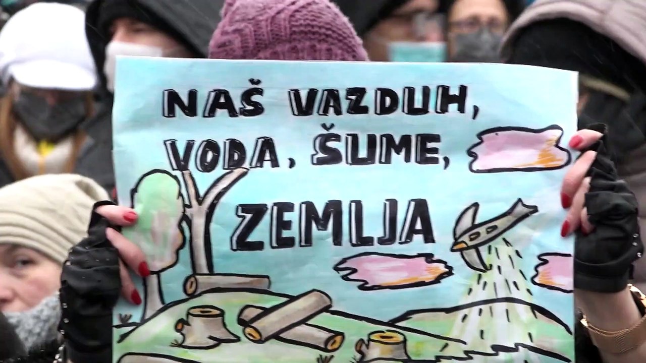 'Für unsere Kinder und Eltern' - Massendemonstration in Belgrad