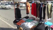 İstiklal Marşı belediye hoparlöründen okundu, sokaktaki vatandaşlar saygı duruşuna geçti