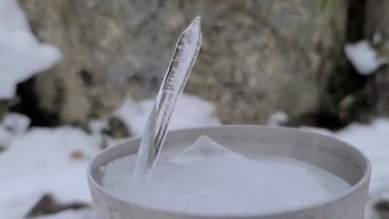 한파에 나타난 진안 마이산 역(逆) 고드름...대각선으로 자라 / YTN