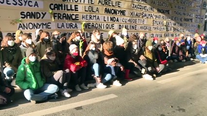 "نصب تذكاري" في باريس للنساء ضحايا جرائم القتل في فرنسا سنة 2020