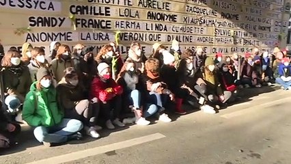 "نصب تذكاري" في باريس للنساء ضحايا جرائم القتل في فرنسا سنة 2020