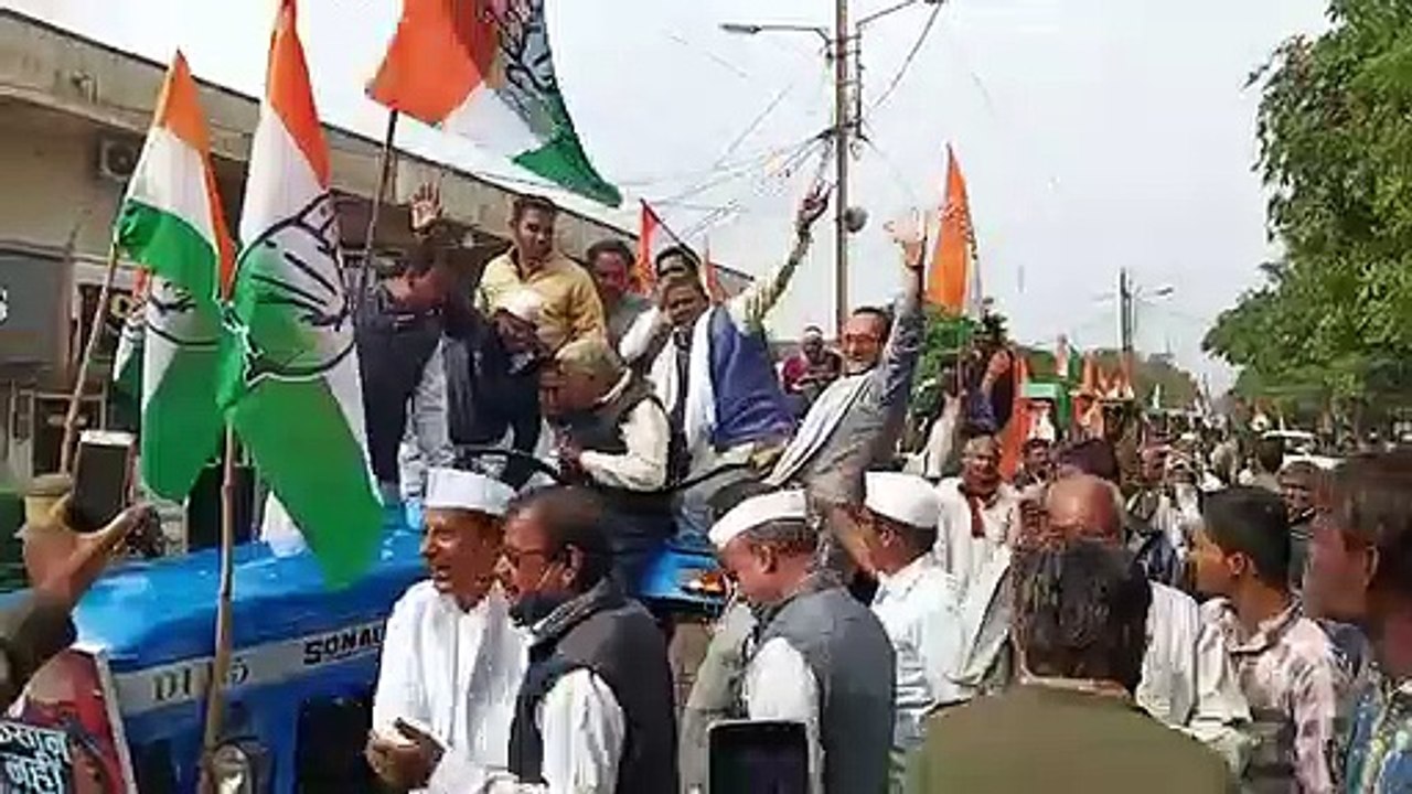 कृषि बिल के विरोध में ट्रैक्टर द्वारा वाहन रैली निकाली गई
