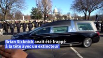 Hommage au policier tué lors de l'invasion du Capitole, destituer Trump fait débat