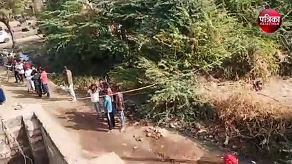 VIDEO : यहां फंदा लगाकर अधेड़ ने की आत्महत्या