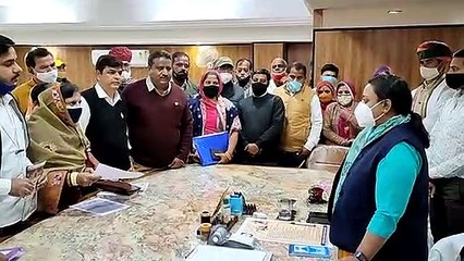 समस्या को लेकर महापौर को कराया अवगत